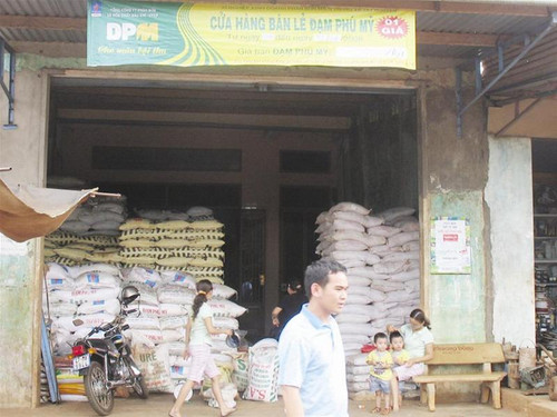 Hệ thống cửa hàng bán hàng một giá của Đạm Phú Mỹ đã về đến các huyện vùng sâu vùng xa của Tây Nguyên