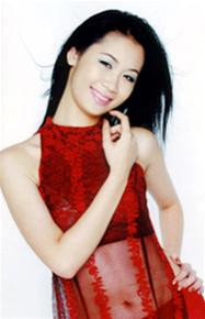 Nguyễn Thuỳ Dương đoạt giải Nụ cười duyên dáng nhất tại Cuộc thi Hoa hậu biển 2006. Ảnh: Vietnamnet