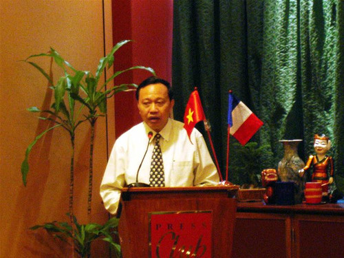 Ông Lương Văn Tự phát biểu tại Hội thảo