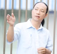 Nguyễn Minh Cao từng là đạo diễn phim truyền hình Gia tài bác sĩ, Người đẹp Bình Dương.