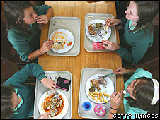 Nhiều học sinh ở Anh sẽ được ăn trưa miễn phí tại trường.