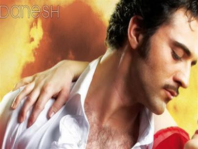 Darius Danesh vai Red Butler và Jill Paice vai Scarlett O' Hara trong vở nhạc kịch Cuốn theo chiều gió