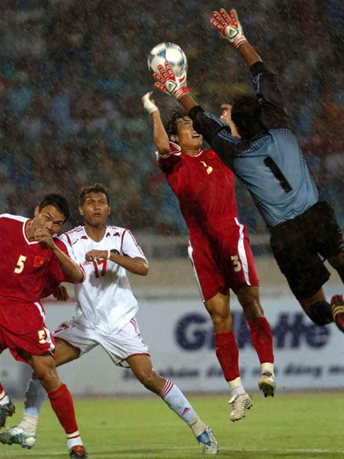 Tuyển VN áp đảo, nhưng không ghi được bàn thắng. Ảnh: Xuân Gụ