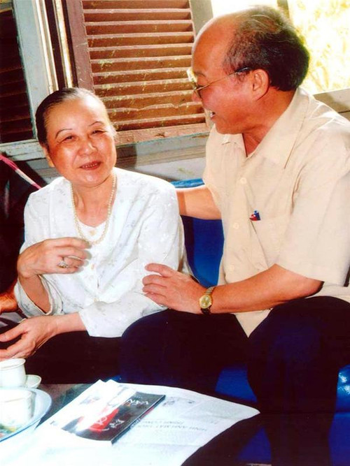 Chủ tịch UBND TP Hà Nội Nguyễn Quốc Triệu và bà Thúy Băng