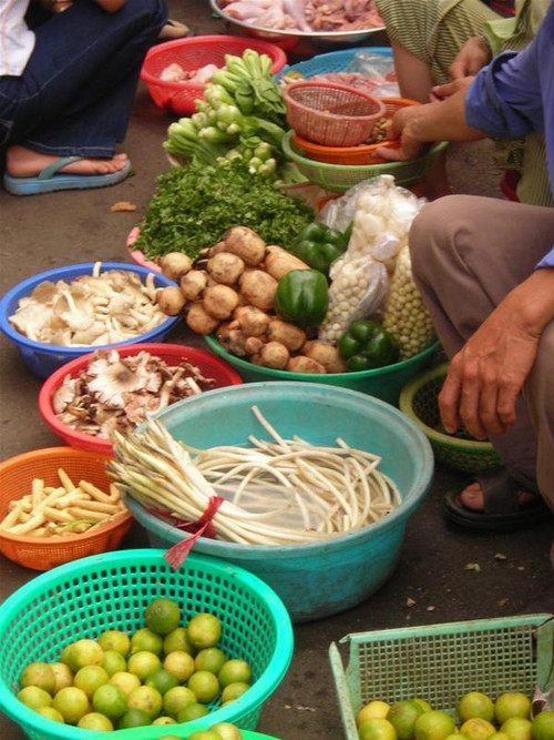 Thực phẩm sử dụng chất tẩy trắng được bày bán tràn lan tại TPHCM. Ảnh: Lê Nguyễn Thực phẩm sử dụng chất tẩy trắng được bày bán tràn lan tại TPHCM. Ảnh: Lê Nguyễn