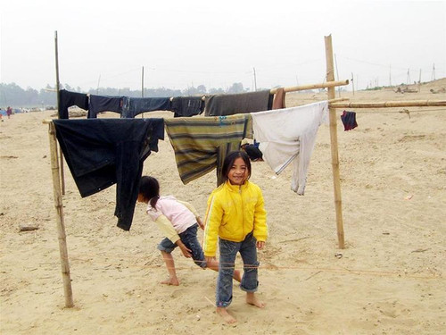 Trẻ em vạn chài không có chỗ vui chơi