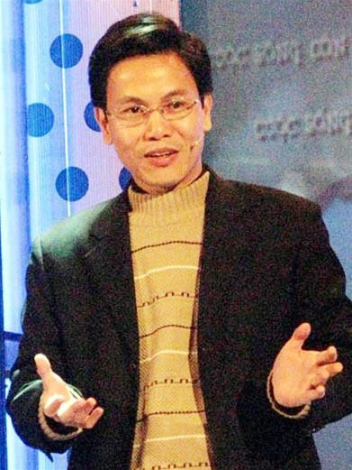 Anh Giản Tư Trung tại chương trình Đối thoại trẻ do VTV 6 tổ chức