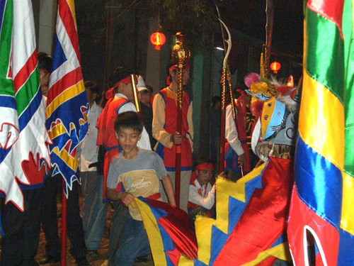 Cờ đuôi nheo trong đám rước