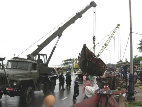 Bộ đội giúp dân sơ tán tại quận Sơn Trà, Đà Nẵng Bộ đội giúp dân sơ tán tại quận Sơn Trà, Đà Nẵng