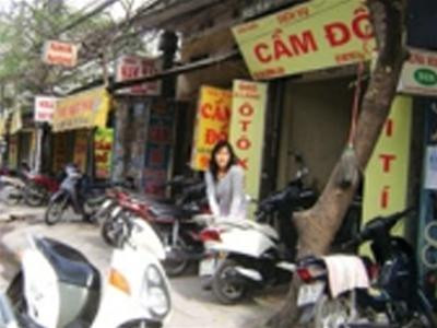 không chỉ chơi lô đề, SV nữ cũng biết... cầm đồ - Ảnh: P.V.C