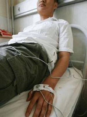 Một thanh niên Trung Quốc đang được điều trị bệnh nghiện Internet Một thanh niên Trung Quốc đang được điều trị bệnh nghiện Internet