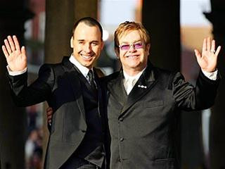 “Vợ chồng” Elton John và David Furnish