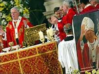 Lễ cầu hồn cho Giáo hoàng được tổ chức tại nhiều nơi