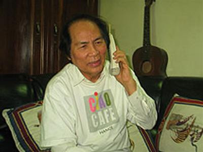 Giáo sư Hoàng Chương