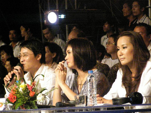 Những người can đảm ngồi vào ghế HĐNT Sao Mai Điểm Hẹn 2008: Ngọc Châu, Thanh Lam và Giáng Son. Ảnh: N.M.Hà.