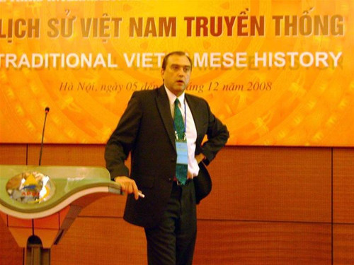V.Antoshchenko tại hội thảo Việt Nam học V.Antoshchenko tại hội thảo Việt Nam học
