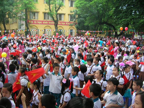 Trường học có quy mô từ 2 tầng và có tổng diện tích sàn từ 300 m2 trở lên là một trong các nhóm công trình bắt buộc phải có Giấy chứng nhận đủ điều kiện đảm bảo an toàn chịu lực trước khi đưa vào sử dụng. Ảnh : Hải Yến Trường học có quy mô từ 2 tầng và có tổng diện tích sàn từ 300 m2 trở lên là một trong các nhóm công trình bắt buộc phải có Giấy chứng nhận đủ điều kiện đảm bảo an toàn chịu lực trước khi đưa vào sử dụng. Ảnh : Hải Yến