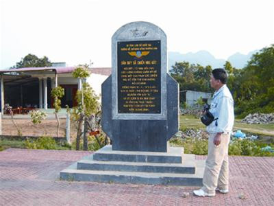 Bia di tích Khe Gát Bia di tích Khe Gát