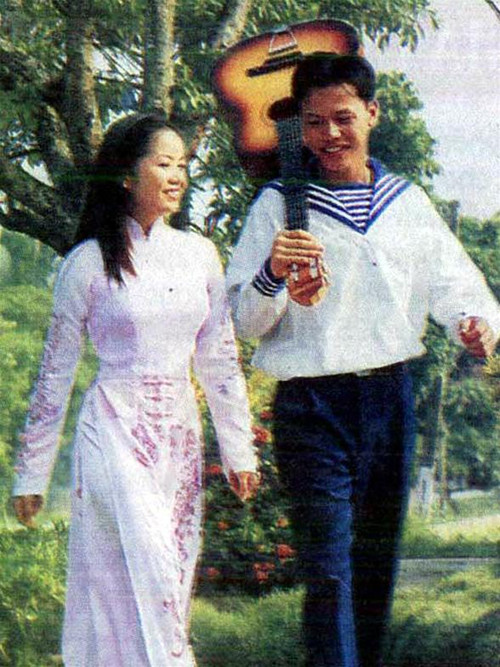 Phụ nữ thời bình với lính Trường Sa