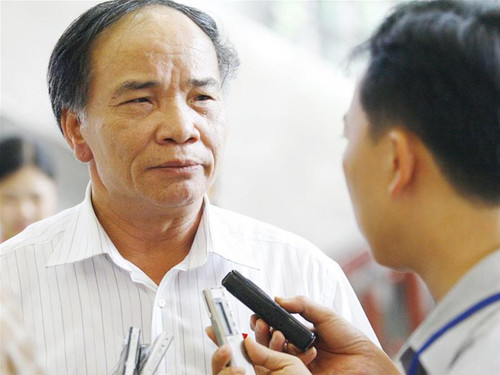 Ông Trần Thế Vượng trả lời phỏng vấn. Ảnh: Hồng Vĩnh