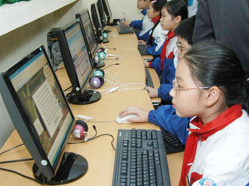 Học sinh Trường Đoàn Thị Điểm (Hà Nội) tham gia cuộc thi giải toán qua Internet Học sinh Trường Đoàn Thị Điểm (Hà Nội) tham gia cuộc thi giải toán qua Internet