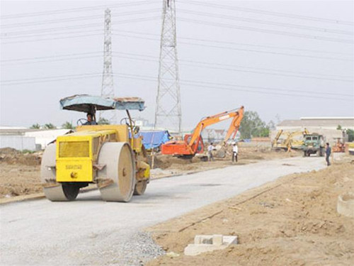 Khu tái định cư cảng sông Phú Định vẫn còn ngổn ngang dù người dân đã bốc thăm chọn nền gần một năm trước Khu tái định cư cảng sông Phú Định vẫn còn ngổn ngang dù người dân đã bốc thăm chọn nền gần một năm trước