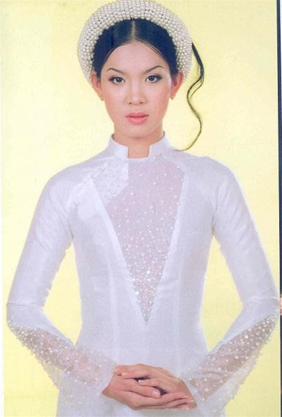 Á hậu 1 Bùi Thị Hoàng Oanh