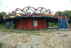 Giàn đu quay duy nhất của Công viên đang dần thành đống sắt gỉ