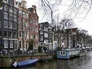 Ngày 13 thứ Sáu lại an toàn hơn những ngày thứ Sáu khác trong năm. Ảnh: Reuters