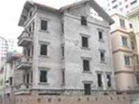 Chỉ đến khi bị bắt người ta mới biết ít nhất Bùi Tiến Dũng có đến 3 căn nhà (Trong ảnh là biệt thự ở Khu đô thị Trung Hòa - Nhân Chính