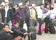 Tết là dịp khách đi xe rất đông nhưng chỉ một chiều. Ảnh: Anh Tuấn