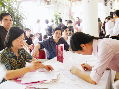 Đại diện các trường ĐH-CĐ tiếp nhận hồ sơ ĐKDT sáng 5/5 tại Hà Nội.