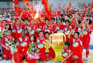 Với nhiều cầu thủ trẻ được đào tạo từ Đức trở về, Thể Công đã đăng quang tại giải hạng nhất 2007. Ảnh: VnE Với nhiều cầu thủ trẻ được đào tạo từ Đức trở về, Thể Công đã đăng quang tại giải hạng nhất 2007. Ảnh: VnE