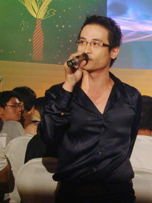 Hà Anh Tuấn sẽ trở lại trong Bài hát Việt với ca khúc Giấc mơ lạ của Nguyễn Xinh Xô Hà Anh Tuấn sẽ trở lại trong Bài hát Việt với ca khúc Giấc mơ lạ của Nguyễn Xinh Xô