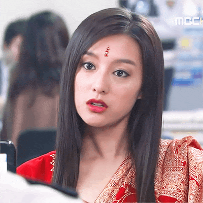 Những năm đầu bước chân vào giới giải trí của Kim Ji Won. Những năm đầu bước chân vào giới giải trí của Kim Ji Won.