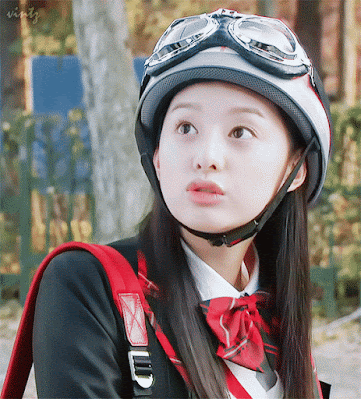 Những năm đầu bước chân vào giới giải trí của Kim Ji Won. Những năm đầu bước chân vào giới giải trí của Kim Ji Won.