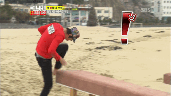 Lee Kwang Soo được mệnh danh là “thánh tay thối”, là thành viên tạo nhiều tiếng cười cho Running Man. Lee Kwang Soo được mệnh danh là “thánh tay thối”, là thành viên tạo nhiều tiếng cười cho Running Man.