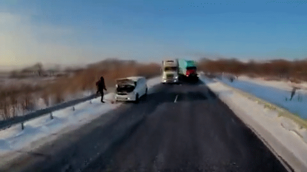 Xe container vượt ẩu gây tai nạn kinh hoàng