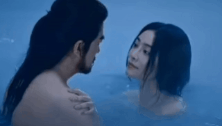 Cảnh tắm gây chướng mắt trên truyền hình