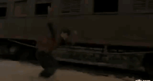 Toàn bộ phần kỹ thuật, hậu kỳ phim Dòng máu anh hùng được thực hiện tại nước ngoài. Ê-kíp làm phim chủ yếu là Việt kiều. Toàn bộ phần kỹ thuật, hậu kỳ phim Dòng máu anh hùng được thực hiện tại nước ngoài. Ê-kíp làm phim chủ yếu là Việt kiều.