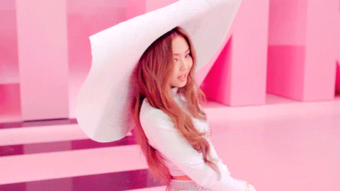 Âm nhạc theo công thức, MV đóng hộp, khoe bối cảnh hoành tráng, quần áo hầm hố, sang chảnh là những thứ thường thấy ở YG. MV ra mắt của BabyMonster hay BlackPink cũng không ngoại lệ. Âm nhạc theo công thức, MV đóng hộp, khoe bối cảnh hoành tráng, quần áo hầm hố, sang chảnh là những thứ thường thấy ở YG. MV ra mắt của BabyMonster hay BlackPink cũng không ngoại lệ.