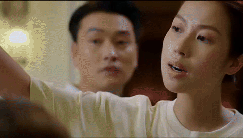 Tập 68, Linh bị Đức Anh vạch trần bộ mặt thật, gài bẫy để cô nói hết điều đơm đặt lâu nay đã che giấu. Cô còn bị hội bạn thân của Hân là Ly (Châu Dương) và Quân (Trọng Lân) dằn mặt, đổ bột cà phê lên người.