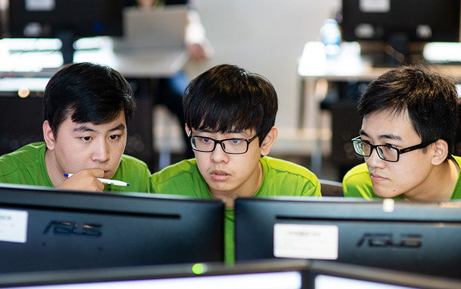 Sinh viên công nghệ giành giải nhất Cuộc thi Lập trình dành cho sinh viên