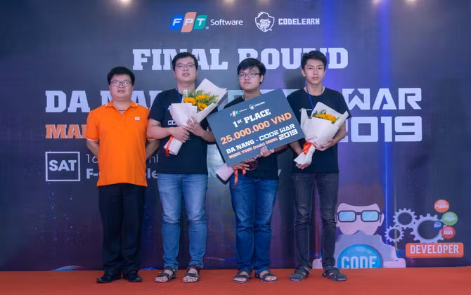 Lập trình viên miền Trung so tài tại Da Nang Code War 2019