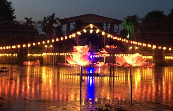 Người nước ngoài tưng bừng trải nghiệm Trung thu Việt cùng High5 Hanoi