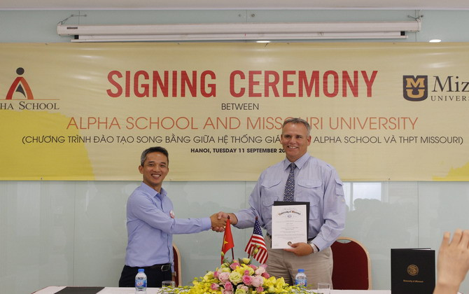 IAE trở thành đối tác chiến lược của Hệ thống giáo dục Alpha School