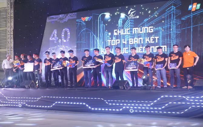 8 đội xuất sắc vào Chung kết lập trình xe tự hành