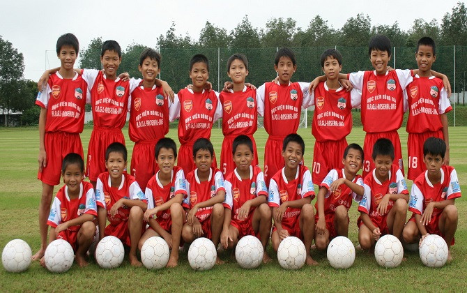 Đôi chân trần và đôi hài thủy tinh…