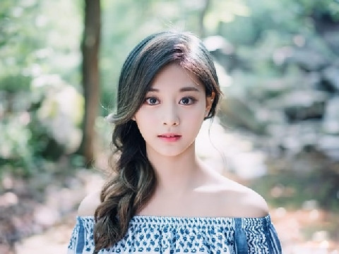 Top 4 ca sĩ thần tượng Hàn có khuôn mặt điện ảnh