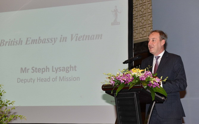 ICAEW trao Chứng chỉ quốc tế về Tài chính, Kế toán và Kinh doanh cho các học viên Việt Nam